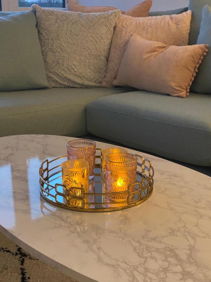 Lees Lookout Holt ,2 Bedroom Luxury Apartment With Private Parking Екстер'єр фото