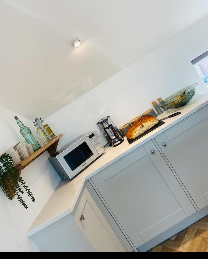 Lees Lookout Holt ,2 Bedroom Luxury Apartment With Private Parking Екстер'єр фото