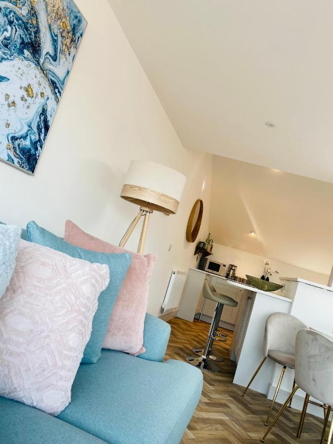 Lees Lookout Holt ,2 Bedroom Luxury Apartment With Private Parking Екстер'єр фото