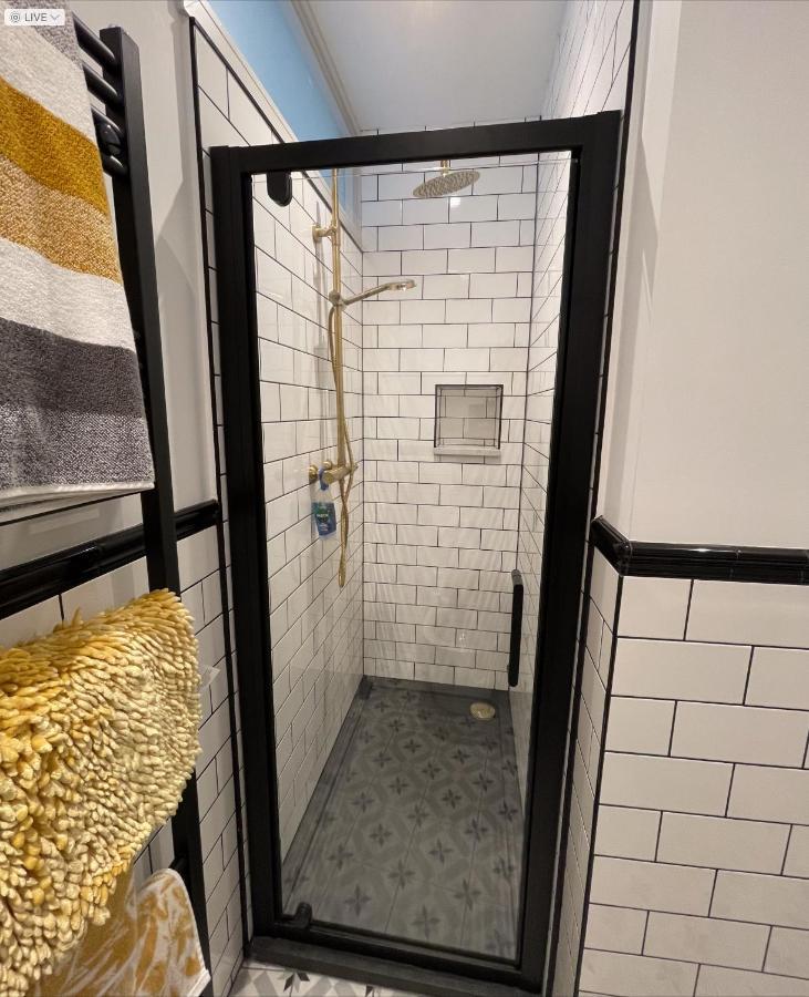 Lees Lookout Holt ,2 Bedroom Luxury Apartment With Private Parking Екстер'єр фото