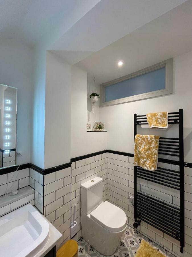 Lees Lookout Holt ,2 Bedroom Luxury Apartment With Private Parking Екстер'єр фото