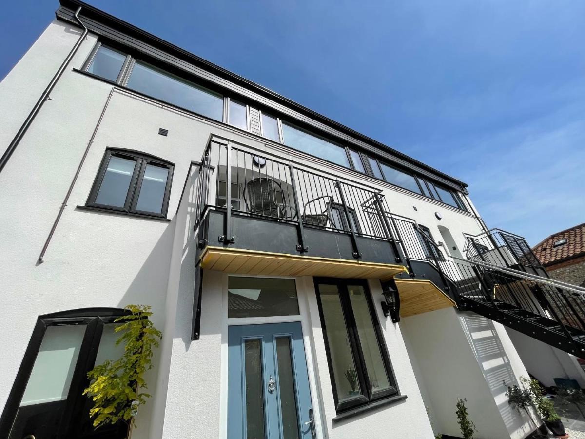 Lees Lookout Holt ,2 Bedroom Luxury Apartment With Private Parking Екстер'єр фото