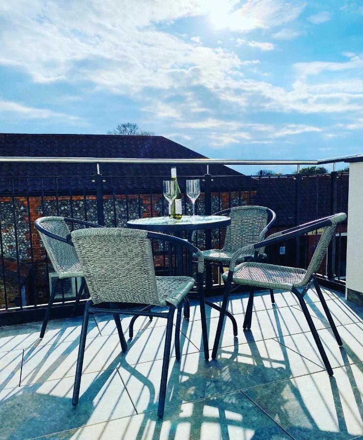 Lees Lookout Holt ,2 Bedroom Luxury Apartment With Private Parking Екстер'єр фото