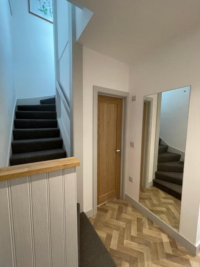 Lees Lookout Holt ,2 Bedroom Luxury Apartment With Private Parking Екстер'єр фото