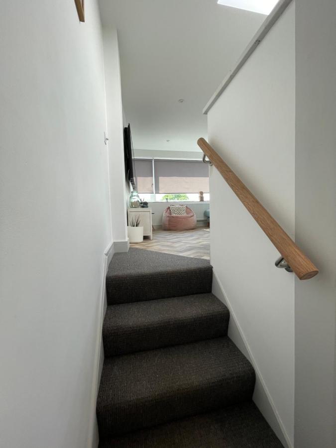 Lees Lookout Holt ,2 Bedroom Luxury Apartment With Private Parking Екстер'єр фото